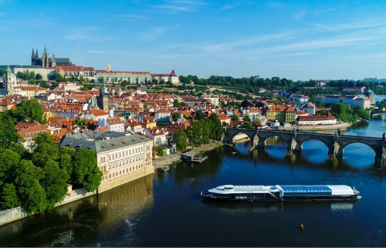 Two-hour grand cruise in Prague - Image 3